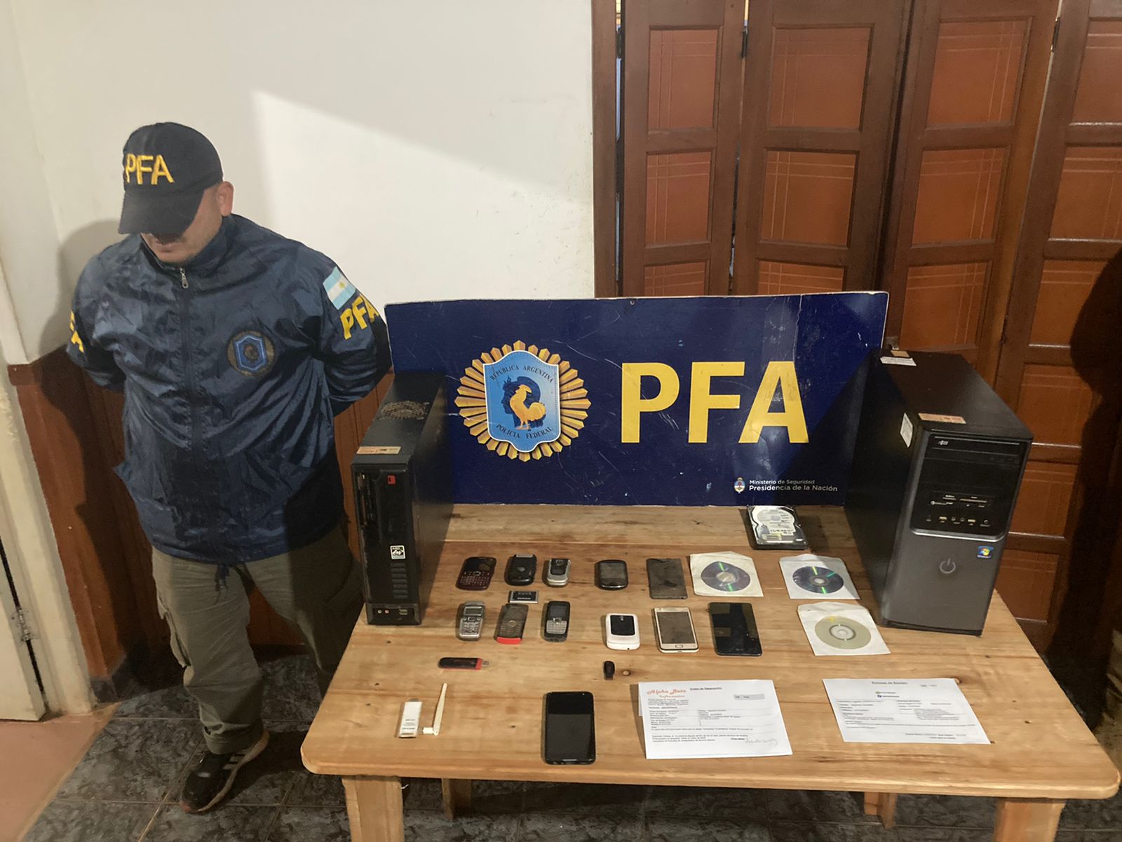 Pornografía Infantil: detuvieron a un hombre por tenencia de material ilegal