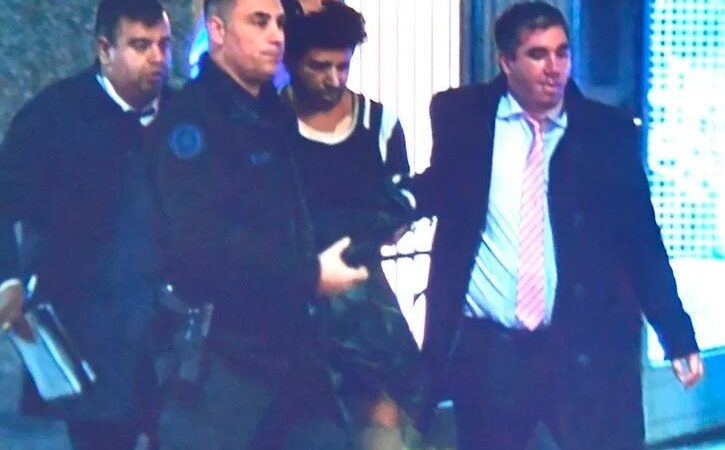 Intentaron asesinar a la vicepresidenta Cristina Fernández frente a su casa