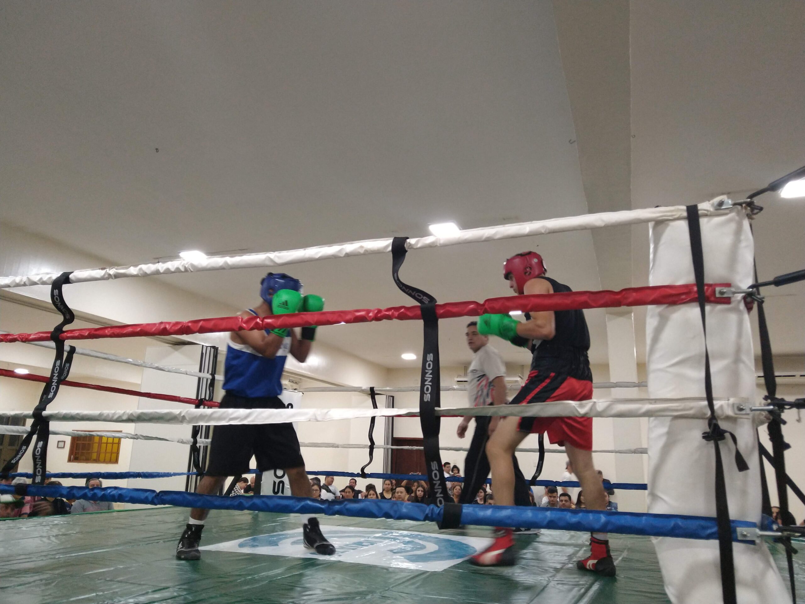 Con un desafío internacional triple frontera vuelve el deporte de los puños a Puerto Iguazú