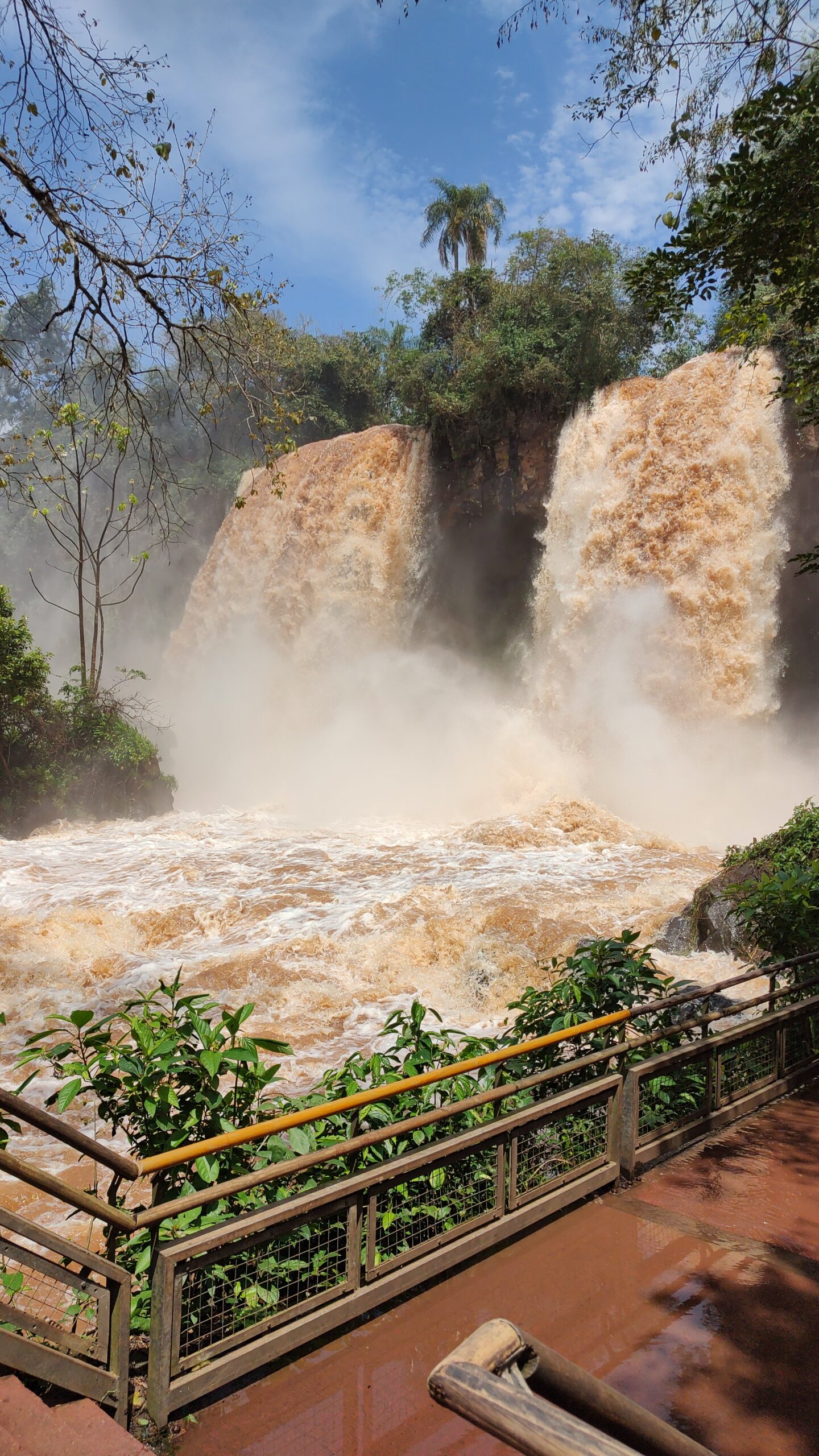 El Parque Nacional Iguazú continuará cerrado hasta que el caudal baje a 11 mil metros cúbicos