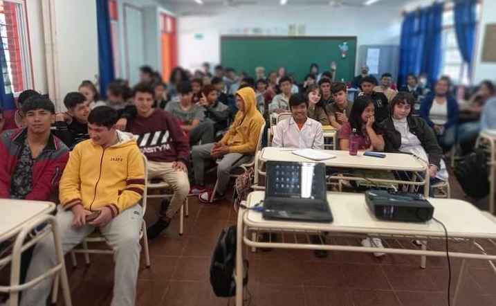 Juego Responsable: Charlas de prevención en Capioví y Candelaria