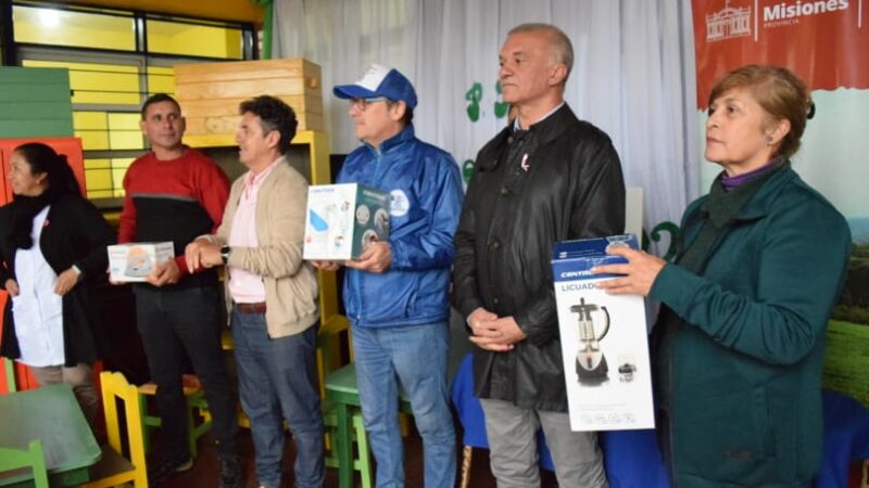 IPLyC Social entregó mobiliario en Loreto