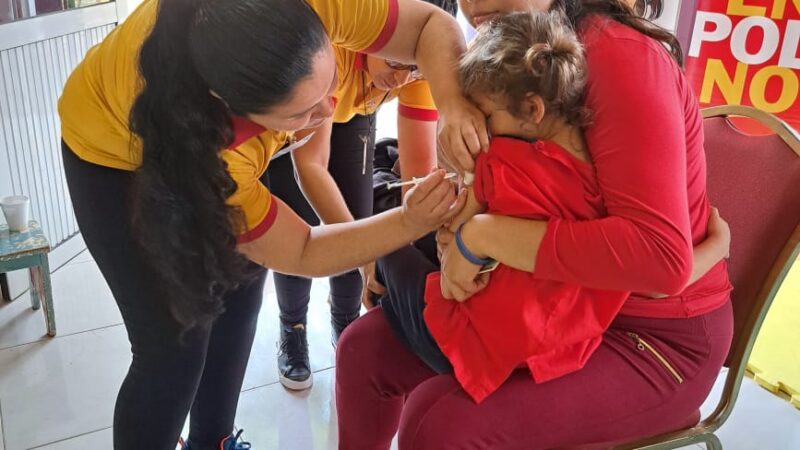 Salud Pública insta a los padres a vacunar a niños de 13 meses a 4 años contra el sarampión, rubéola, paperas y poliomielitis