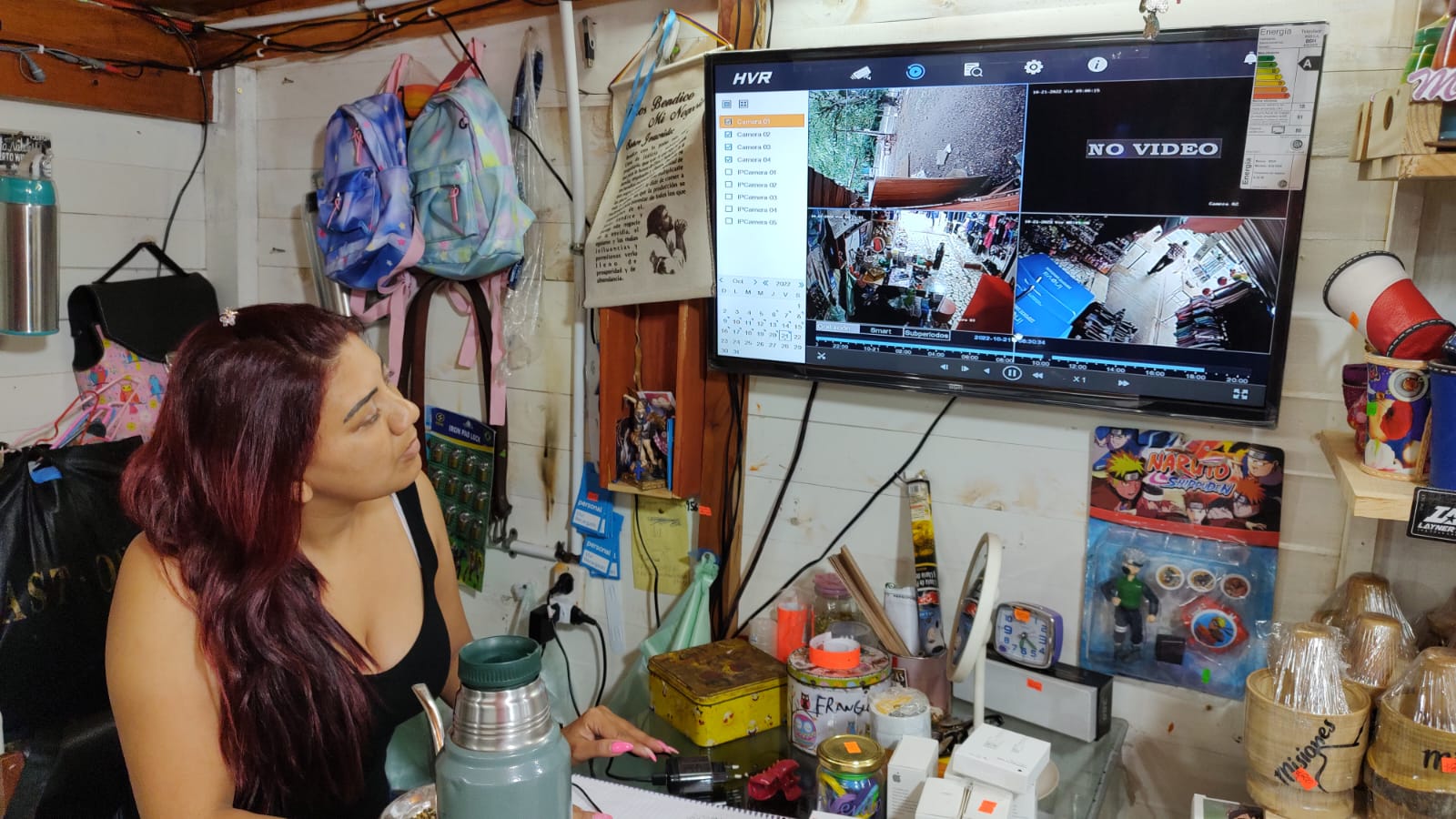 Se quejó por la venta ilegal de combustible y la agredieron en su trabajo