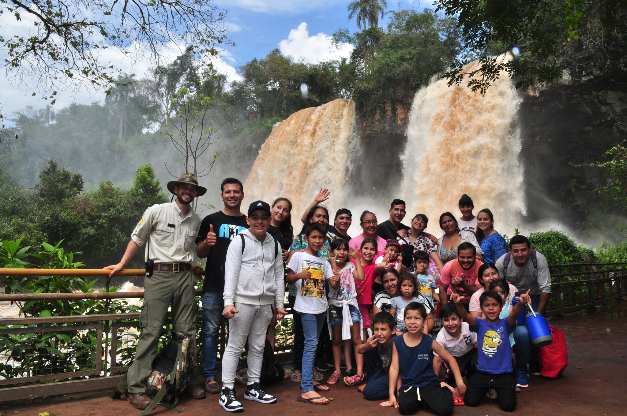 Más de 340 niños de merenderos visitaron el Parque Nacional Iguazú