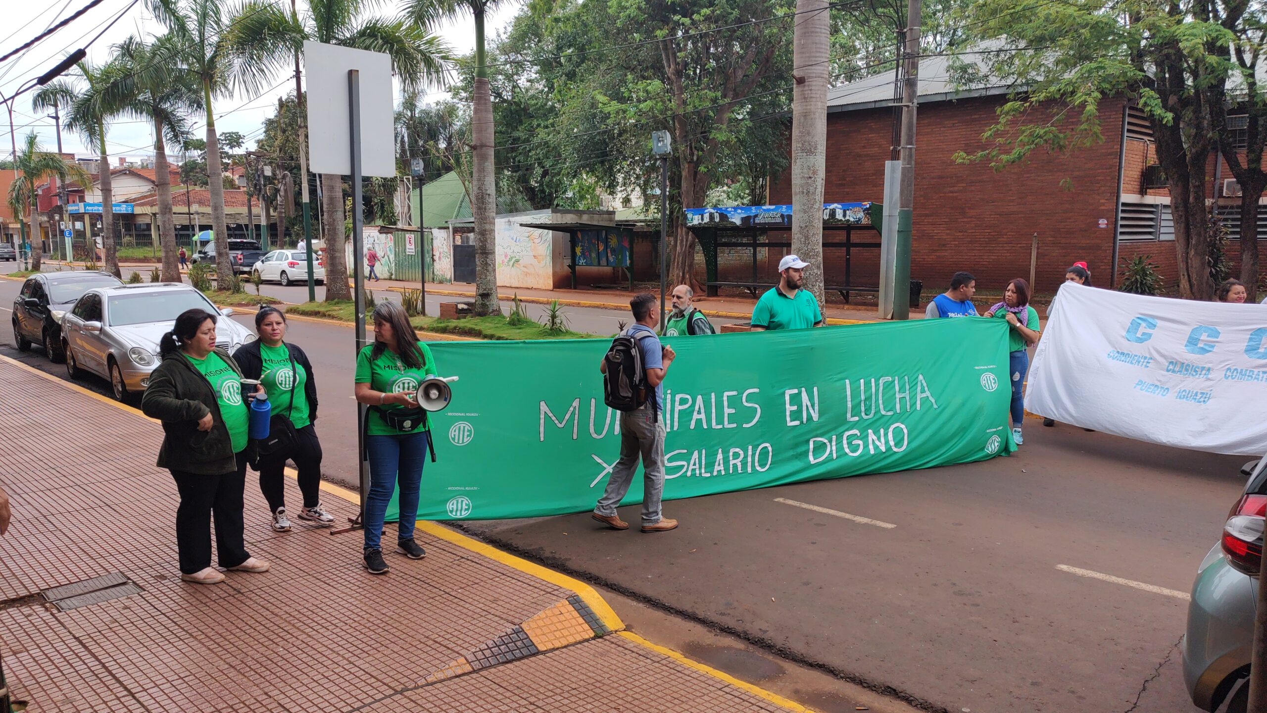 Los municipales de Iguazú continúan de paro por tiempo indeterminado