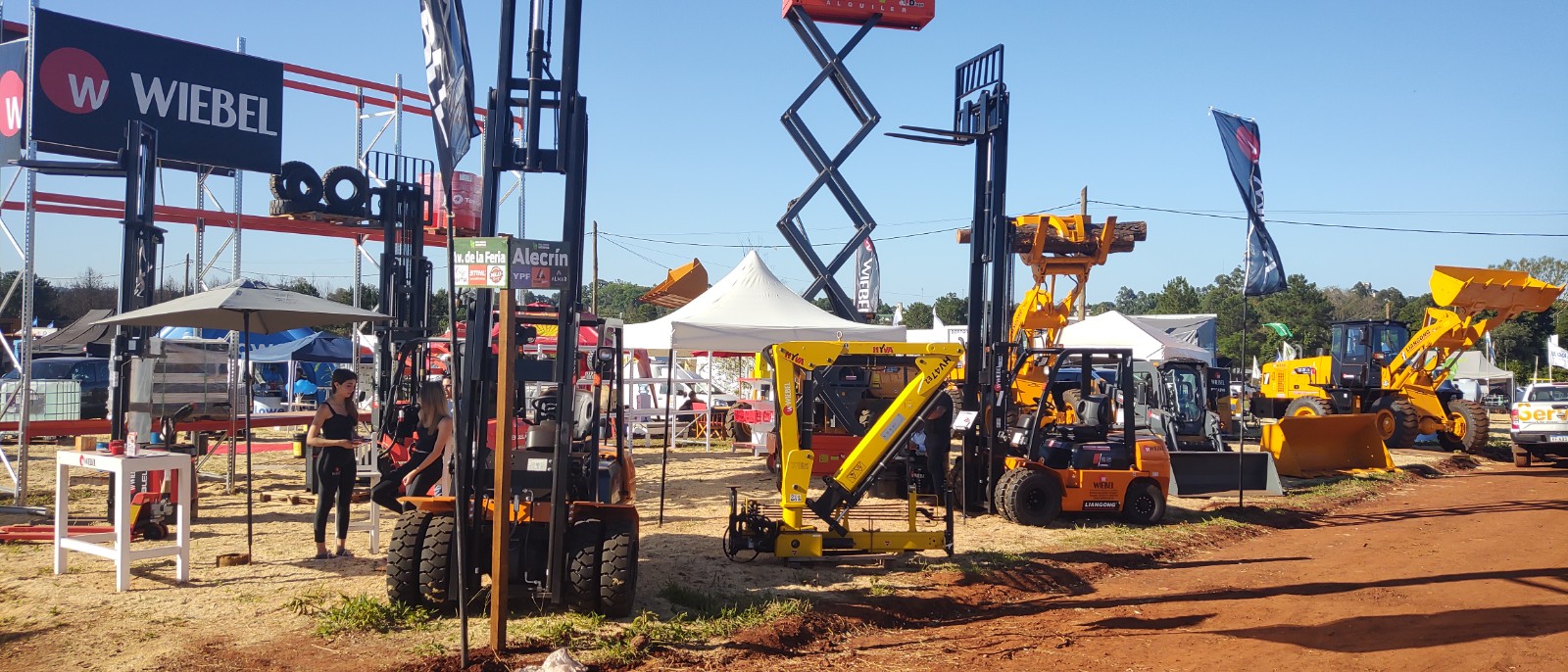 Con cerca de 400 stands y más de 500 expositores, comenzó la Feria Forestal Argentina