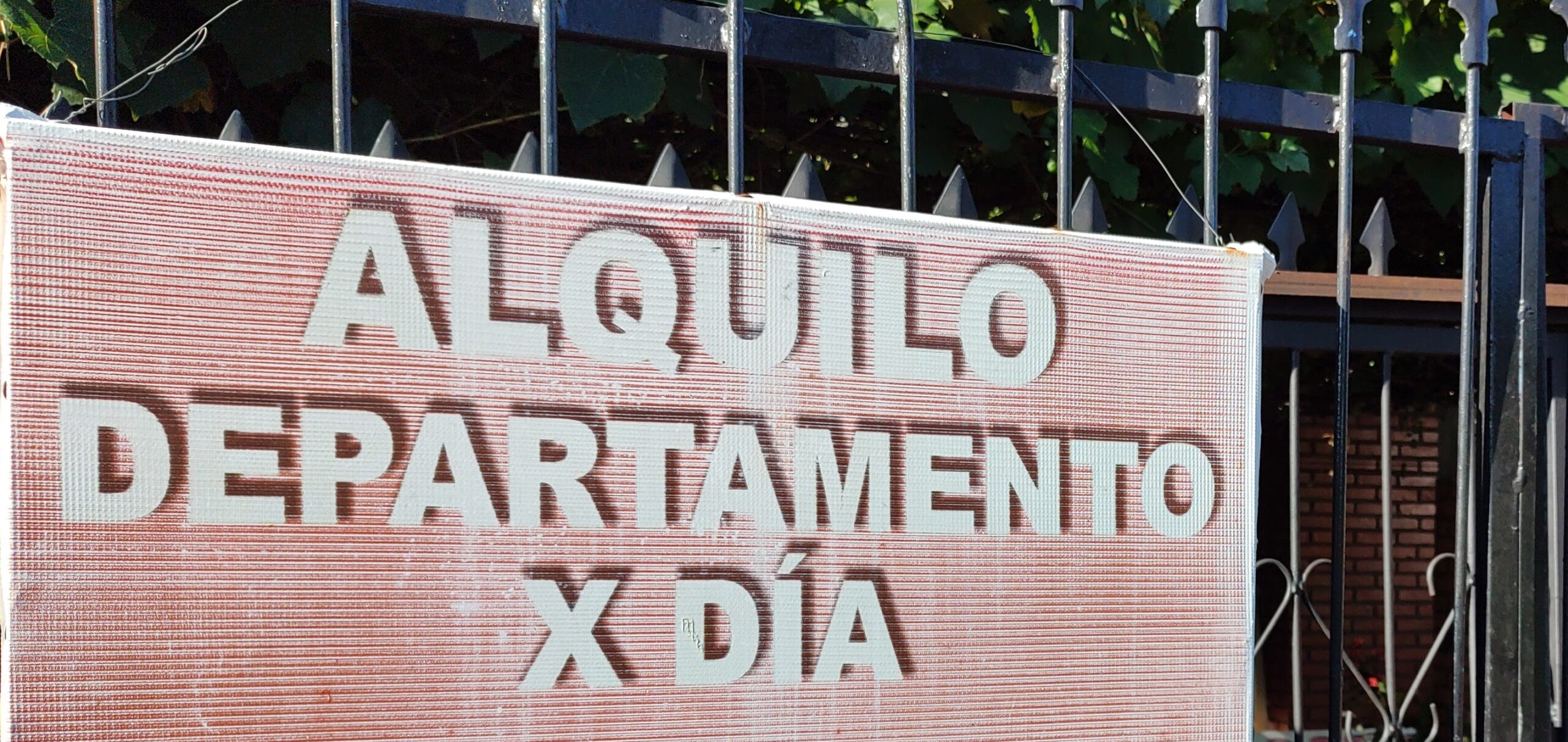 Trabajadores de Iguazú buscan alquileres en localidades aledañas por falta oferta en la ciudad