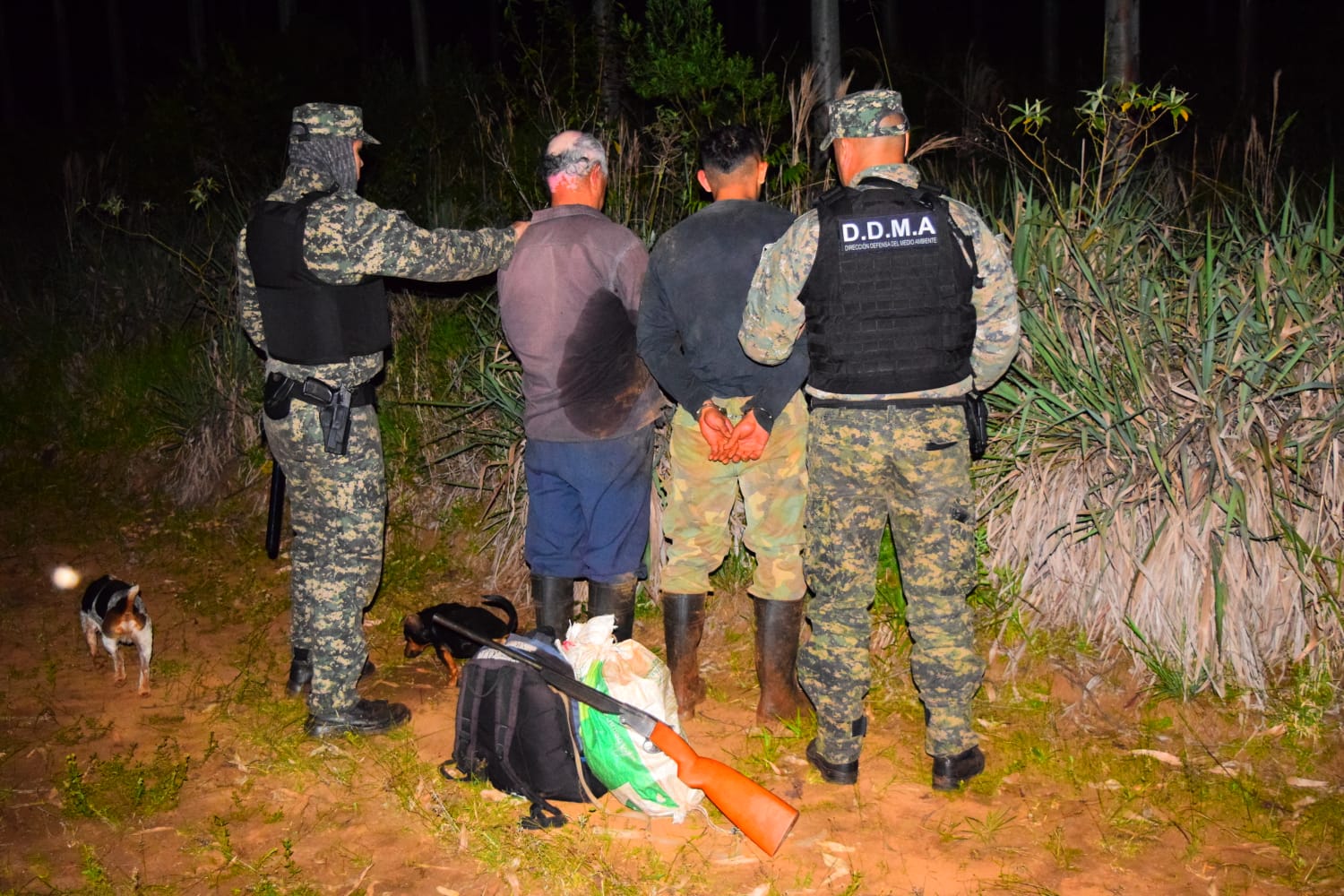 Desmantelaron dos campamentos de cazadores furtivos y de pescadores: hay dos detenidos