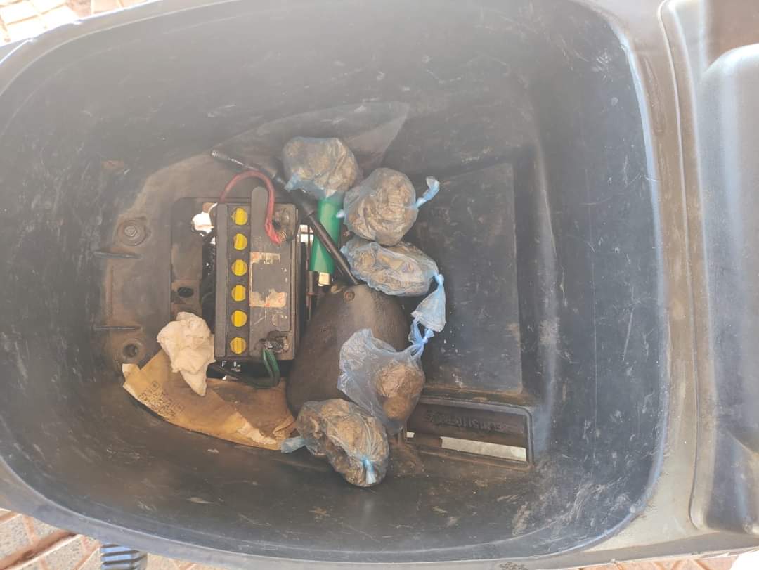 Secuestraron marihuana escondida dentro de un motovehiculo abandonado en Punto Iguazú