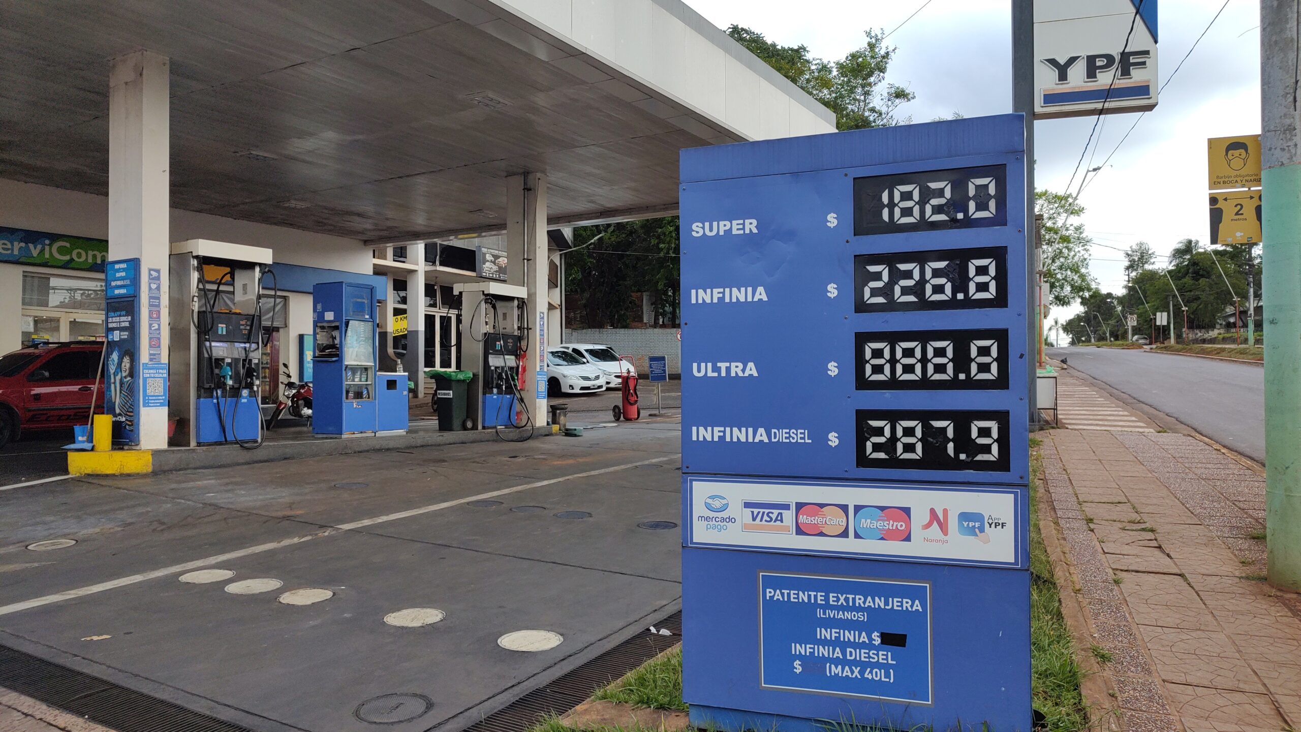 YPF ajustó los precios este domingo, el aumento llegó al 6 por ciento