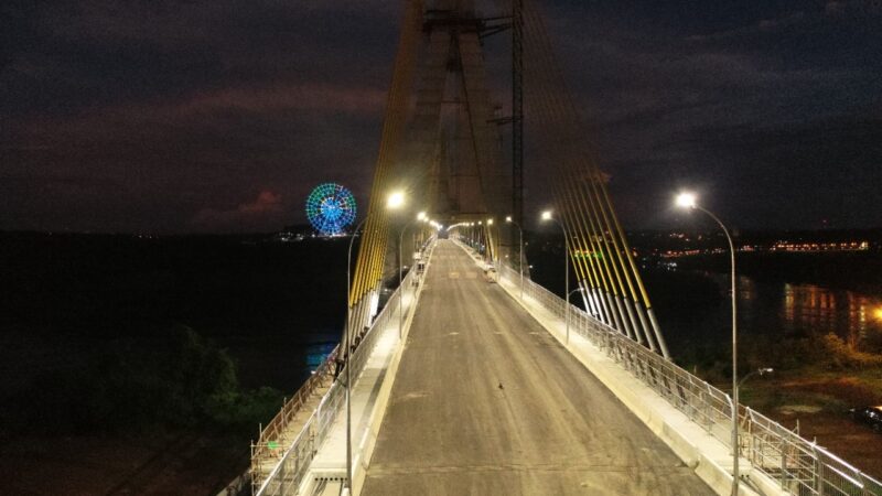 Realizan las primeras pruebas de iluminación del puente de la Integración para su próxima inauguración