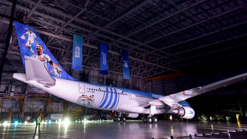 Aerolíneas Argentinas agotó en media hora su vuelo a Qatar y confirmó una segundo vuelo que ya está completo