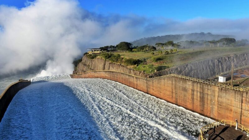 Condiciones hidrológicas obligan la apertura de compuertas de Itaipu desde este sábado
