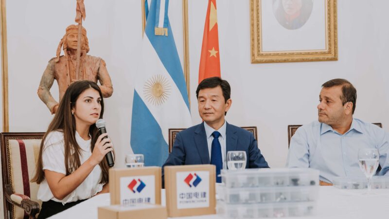 Powerchina entregó kits y sensores a la escuela de robótica de Misiones