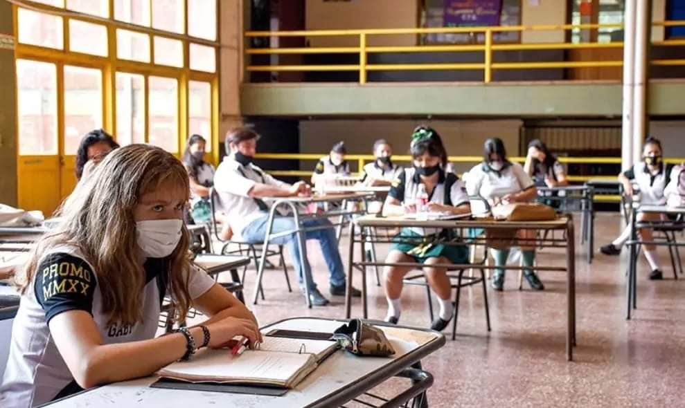 Alumnos de las escuelas privadas promocionarán con el 60% de materias aprobadas y desaparece el límite de faltas anuales