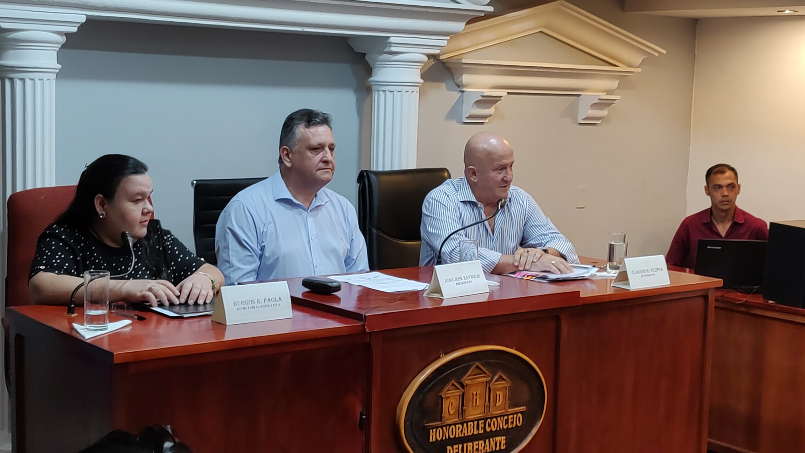 Con más agradecimientos que anuncios Filippa dejó inaugurado el ciclo legislativo 2023