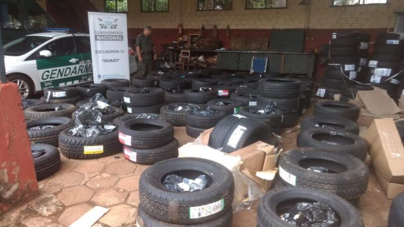 Gendarmería incautó 125 cubiertas y 100 litros de combustible en Iguazú