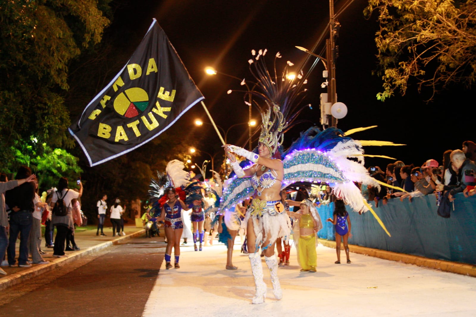 Batuke celebró sus 30 años consagrándose campeón de los Carnavales Cataratas de alegría 2.023