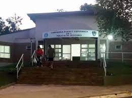 Delincuentes maniataron a una mujer para robarle en Puerto Esperanza
