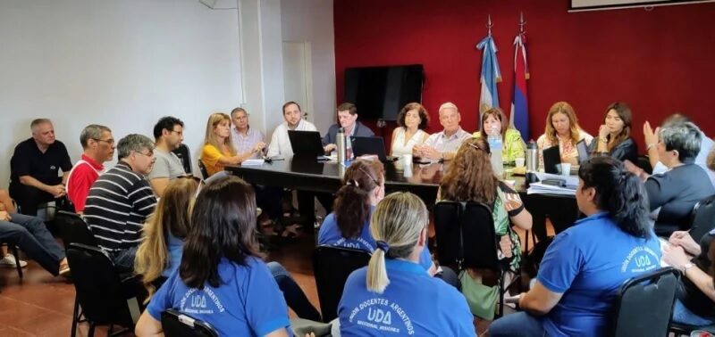 Hubo acuerdo por el salario docente y garantizan el inicio de clases el 1 de marzo