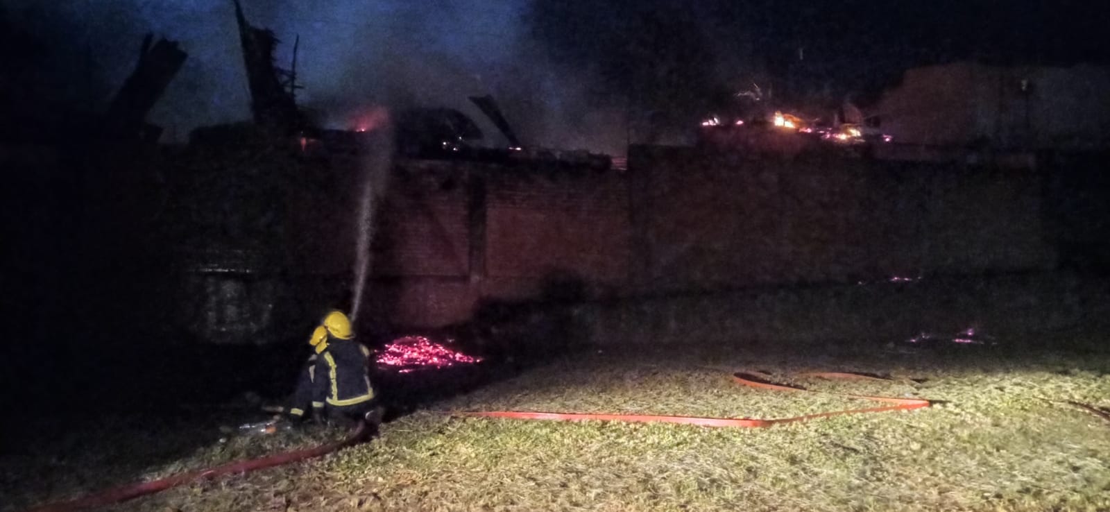 Voraz incendio consumió un complejo de cabañas en Iguazú