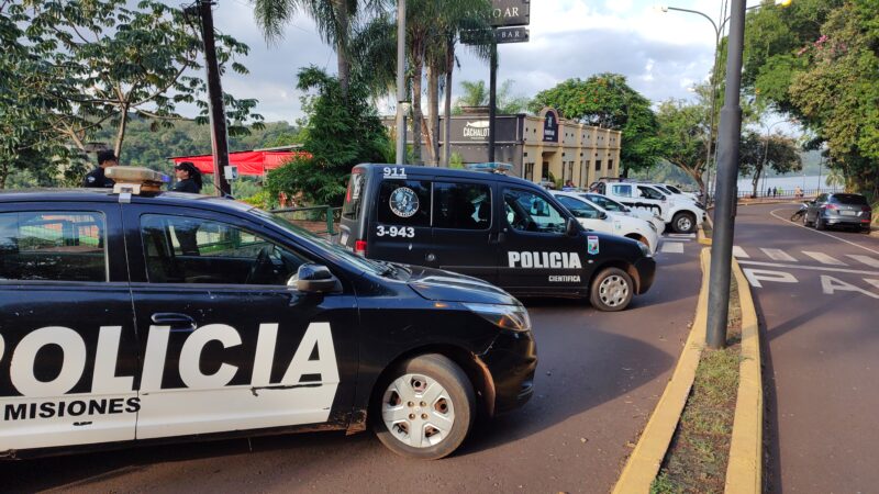 Apartaron a efectivo de la policía de Misiones investigado por retener una cartera que contenía dinero