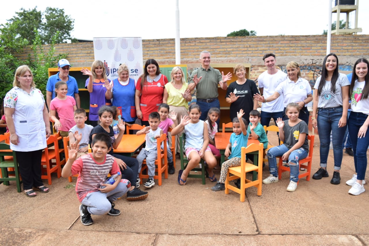 IPLyC Social entregó mobiliario para NENIs de Apóstoles