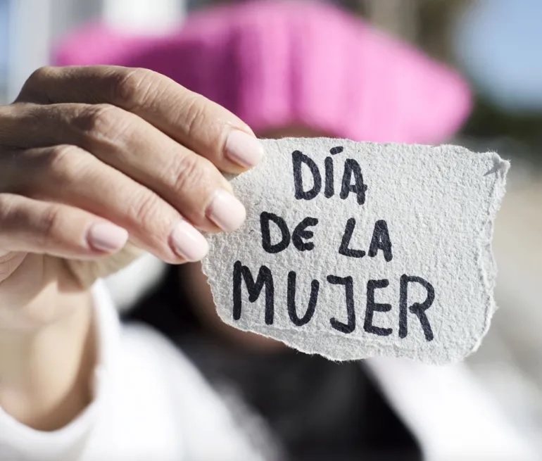 Día Internacional de la Mujer: asueto administrativo para el personal femenino de la provincia