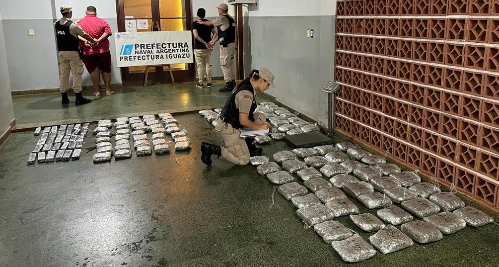 Prefectura secuestró más de 200 kilos de marihuana y detuvo a dos hombres en Iguazú