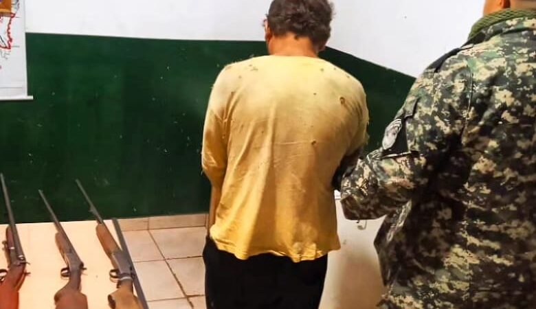 Arrestaron a un cazador en el Parque Urugua-í: en el campamento descubrieron un arsenal de armas, trampas, y animales silvestres faenados