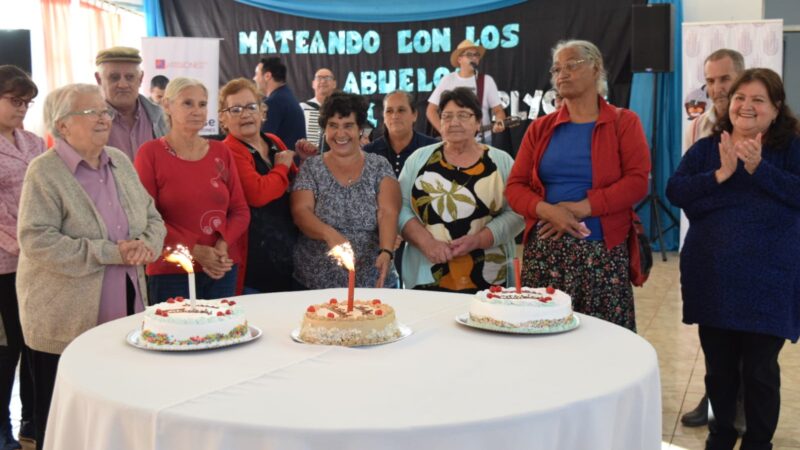 En Guaraní celebraron la llegada de “Mateando con los abuelos”