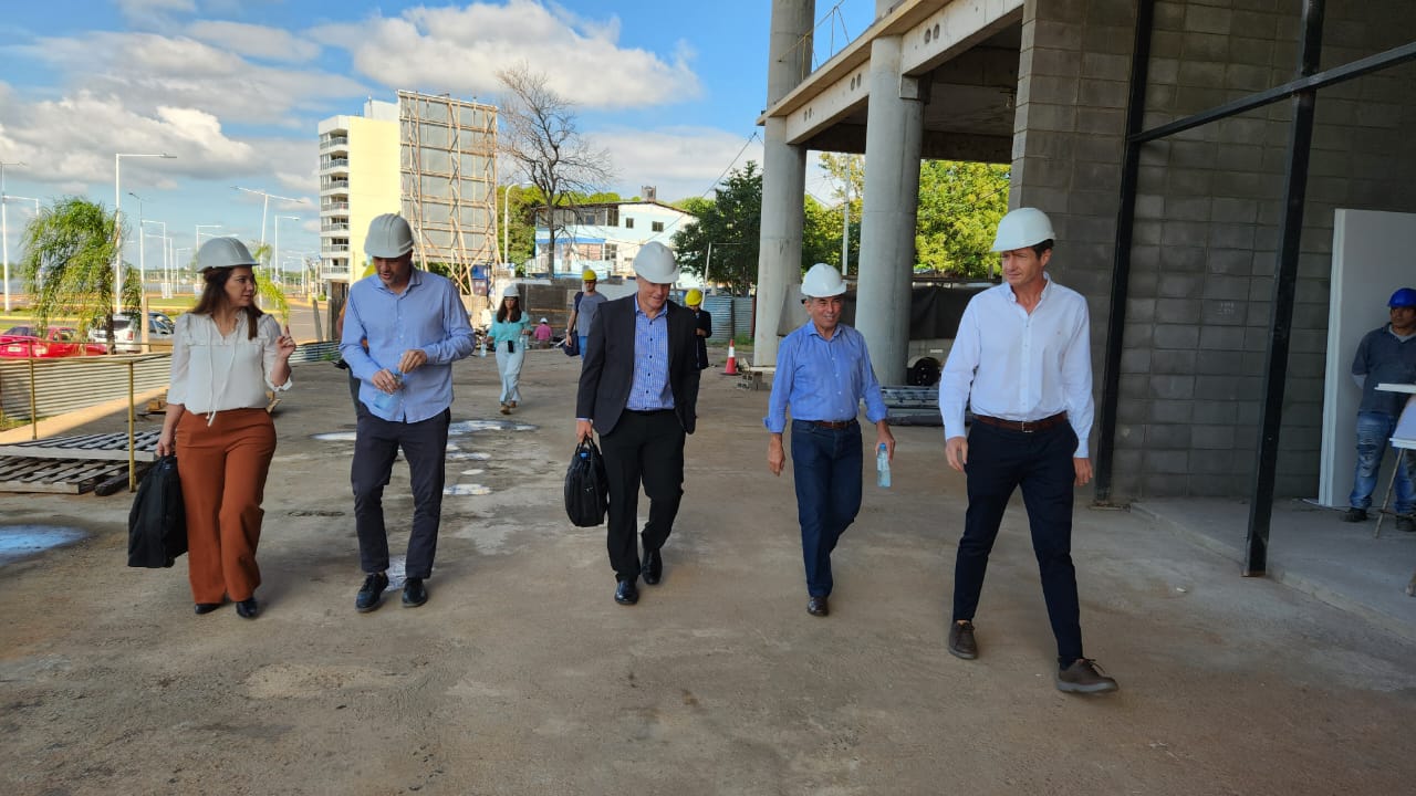 Directivos de la cadena Hilton Garden Inn recorrieron la obra del Complejo IPLyC Costanera