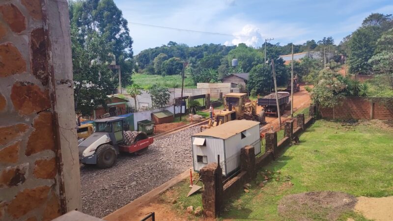 Avanzan las obras de asfalto estructural en Zona de Granjas