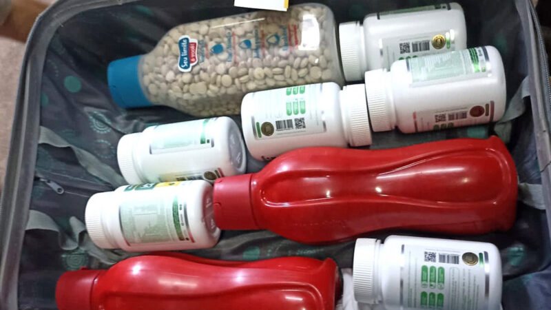 Detuvieron a dos brasileños con casi 8.000 pastillas de  anfetaminas en el aeropuerto de Iguazú