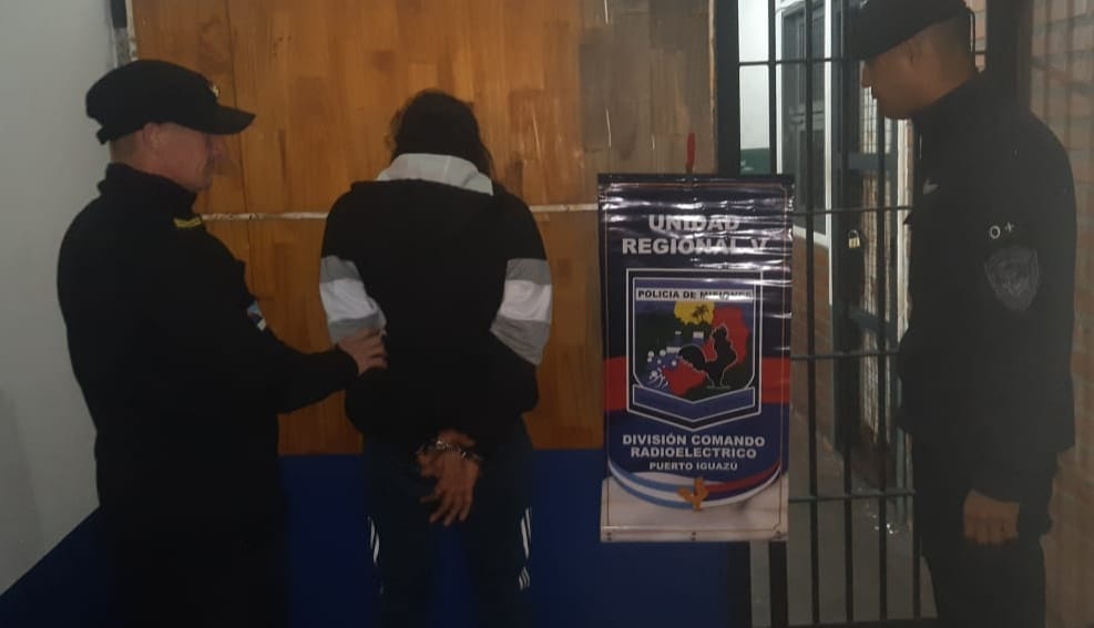 Operativos de nocturnidad: tres detenidos y una moto secuestrada