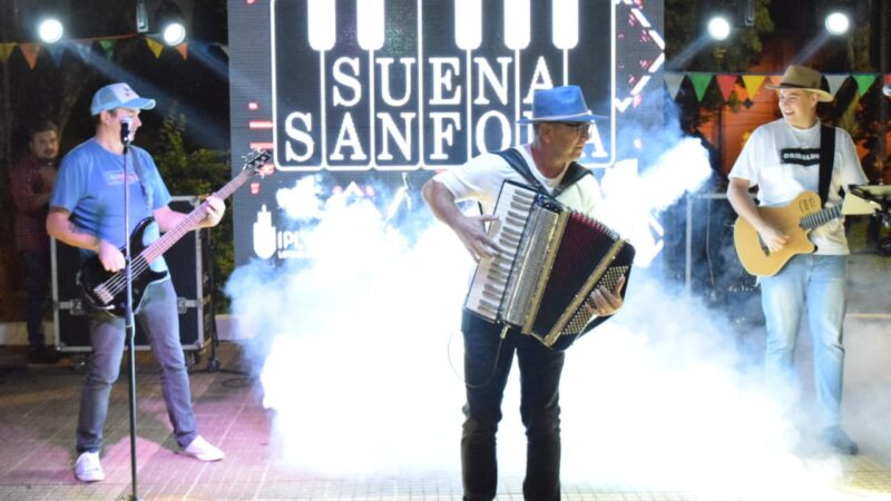 “Baile de mi tierra” estuvo en San Javier en el Día de la Patria
