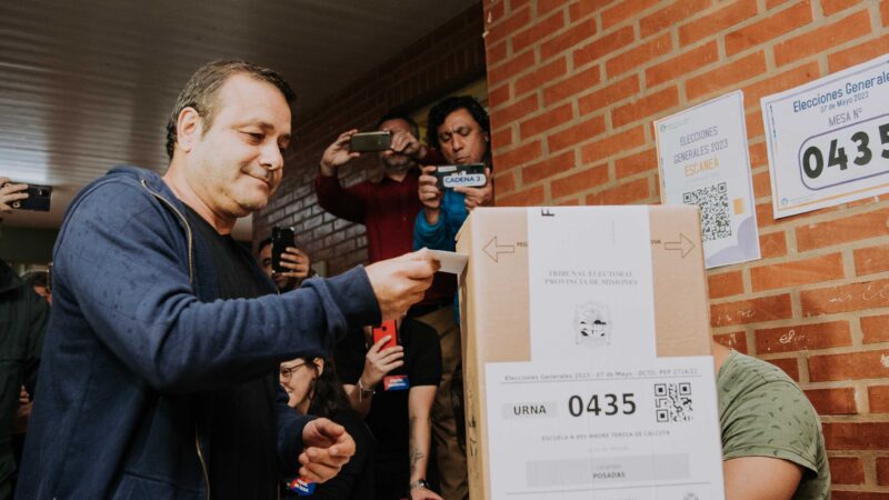 Herrera Ahuad emitió su voto y destacó la madurez de la sociedad misionera