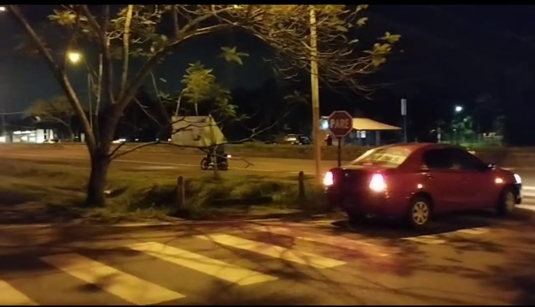 Motociclistas juegan picadas y realizan maniobras peligrosas en la ruta 12