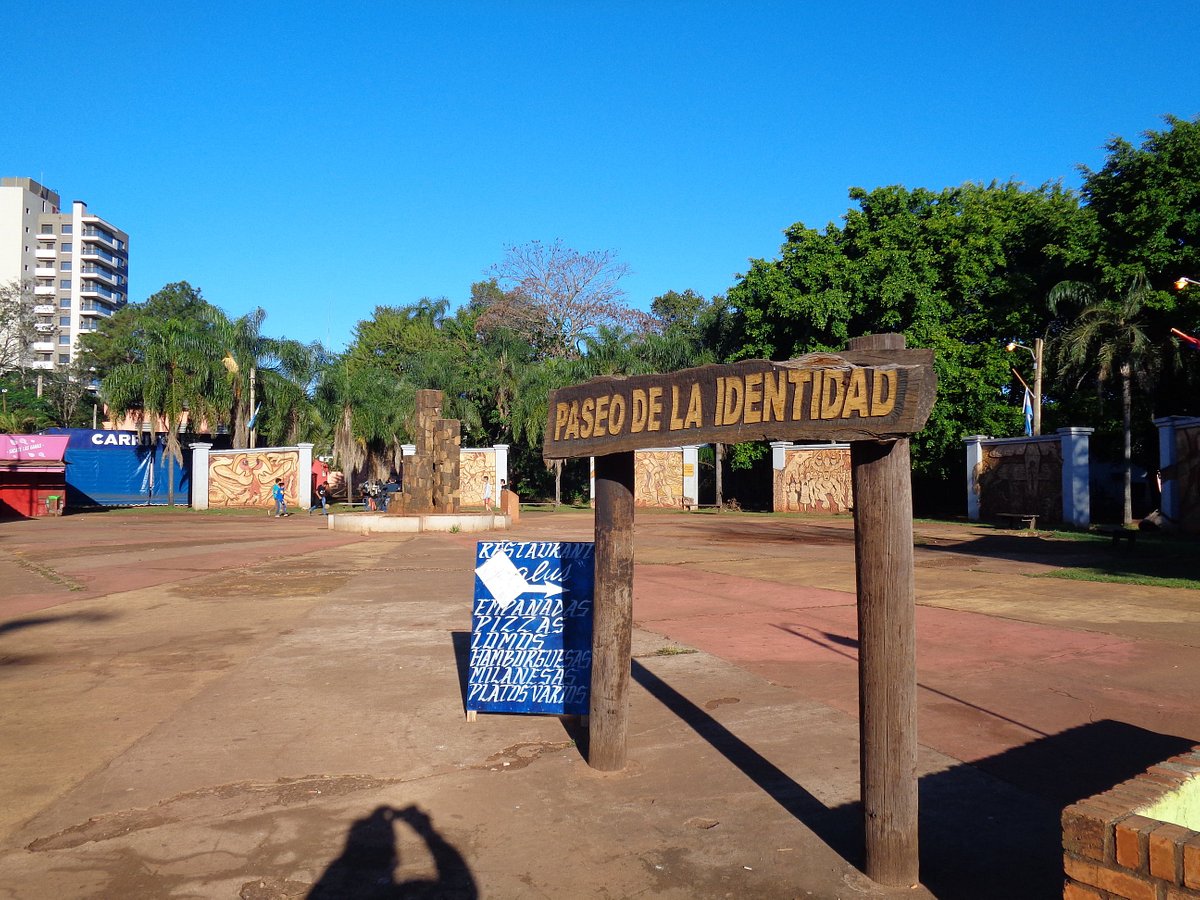¿Dónde están los murales de la Plaza de la identidad?