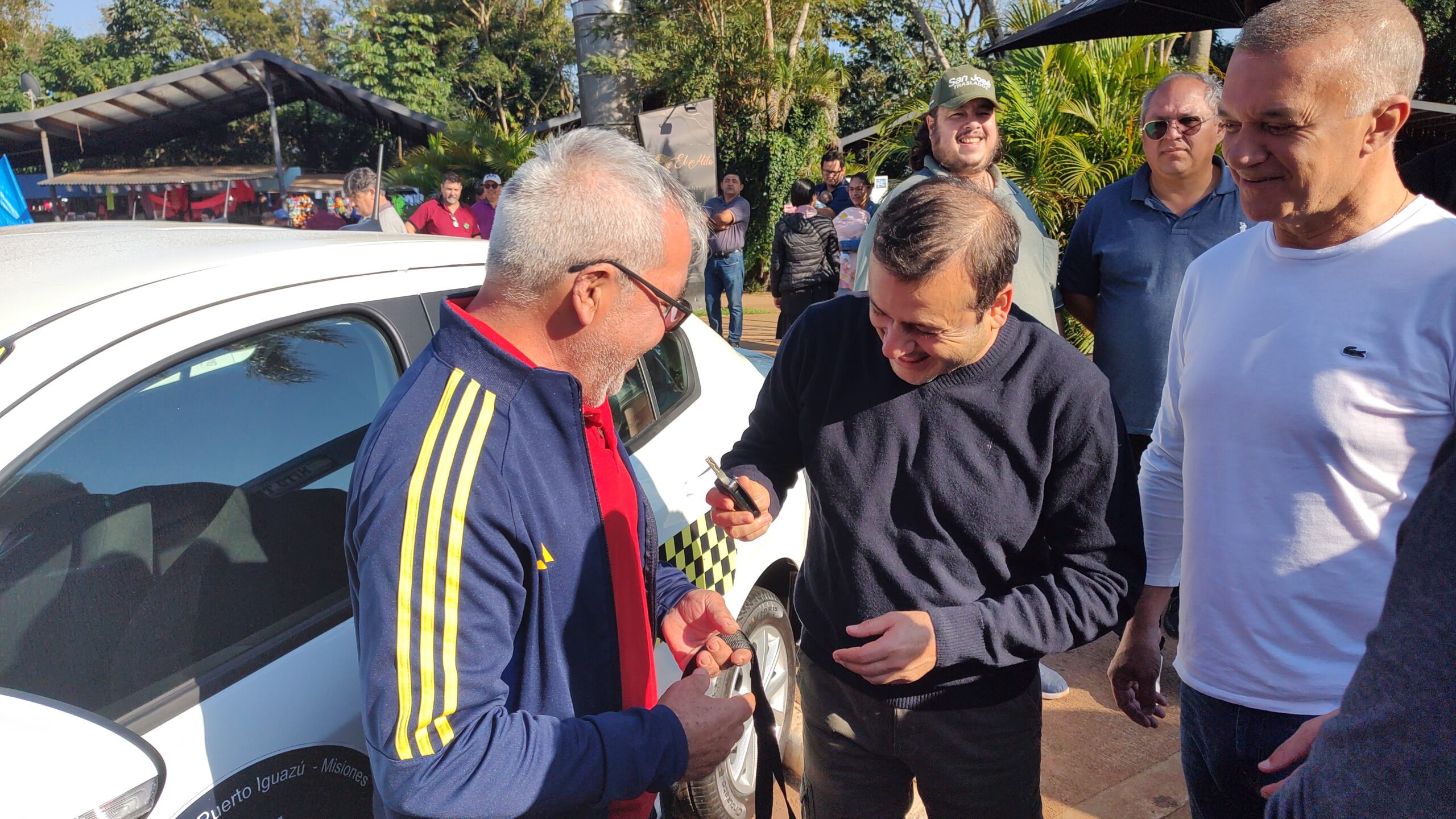 Se concretó la primera entrega de automóviles del programa “Ahora Taxi” en Iguazú