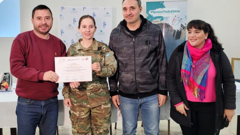 Entregaron certificados de formación y abrieron una nueva convocatoria