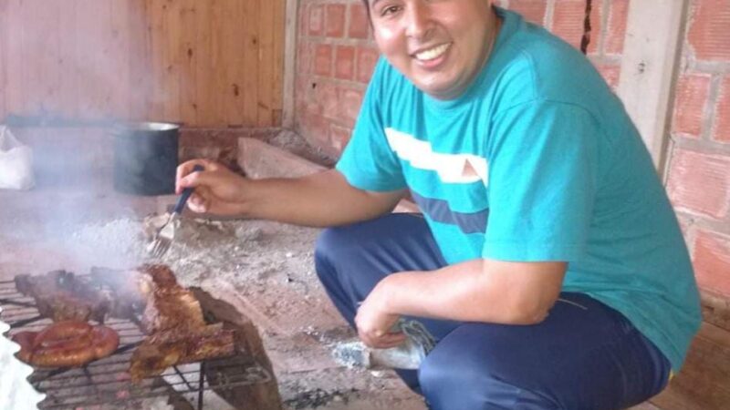Contrajo una enfermedad rara y sus amigos realizan una colecta para ayudar a su familia