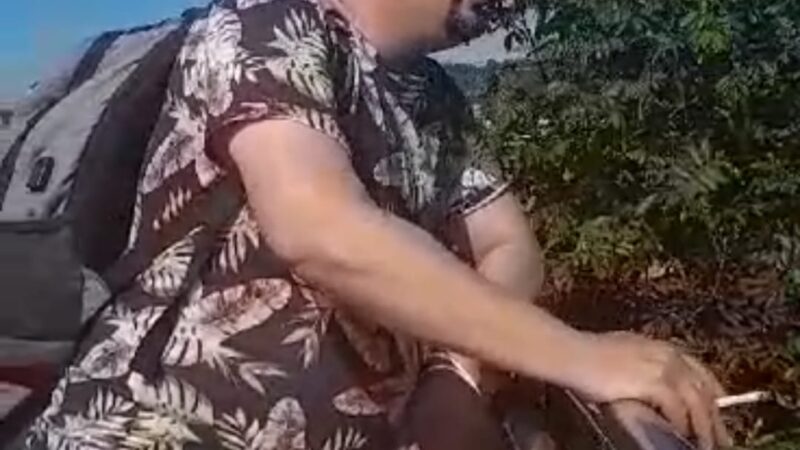 Mal estar en Cataratas por un turista que estaba fumando en un espacio no permitido