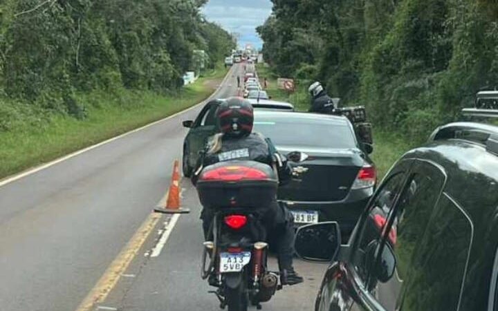 El cobro de la tasa ecoturistica genera largas filas en el acceso a Iguazú