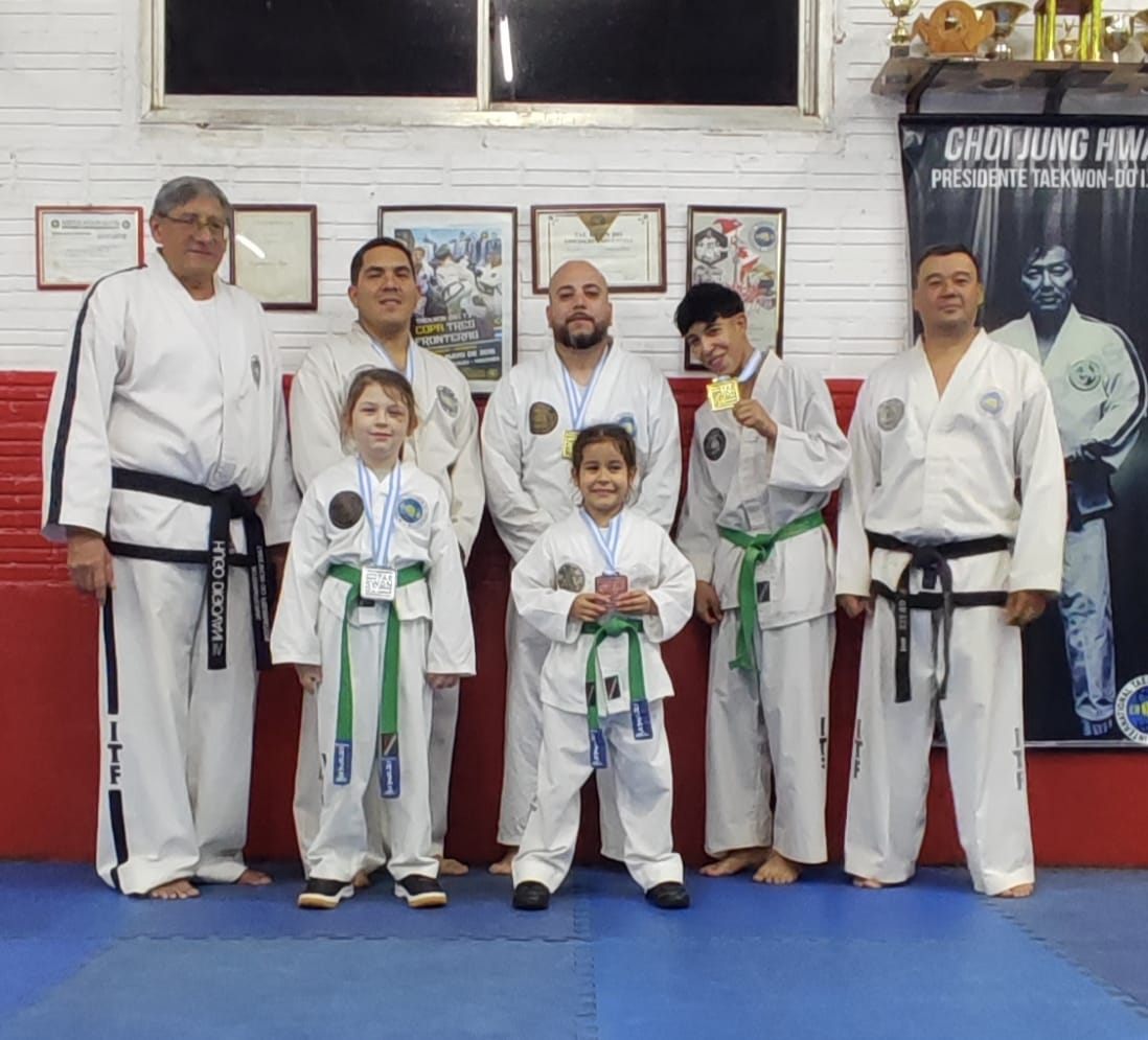Taekwondistas de Iguazuenses se destacaron en el torneo regional en Corrientes