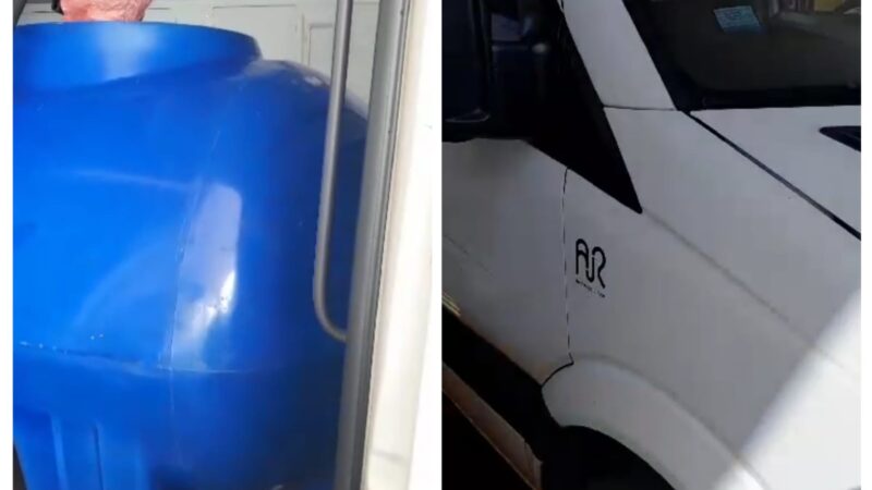 Filmaron a un vehículo utilitario que en su interior tenia un tanque para traslado de combustible