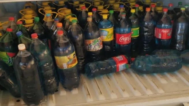 Iguazú: Intentó subir a la balsa con 300 litros de combustible almacenados en botellas de gaseosas