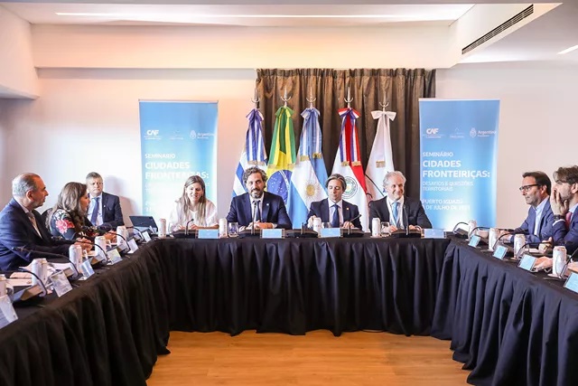 En Puerto Iguazú, CAF desarrolló seminario de ciudades fronterizas