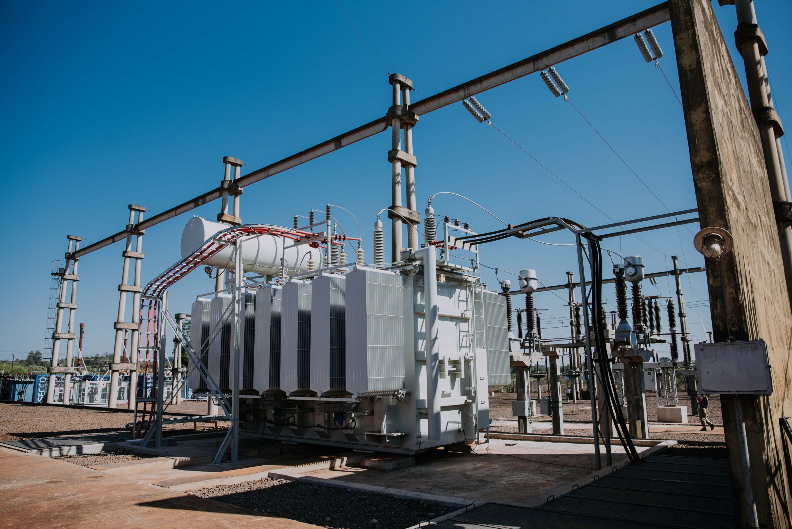 Iguazú: El gobierno de Misiones ejecuta 4 grandes obras para solucionar los problemas de Energía Eléctrica